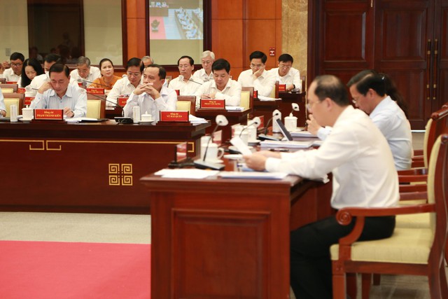 Bí thư Thành ủy: TPHCM sẽ có hành động kịp thời để chia sẻ với đồng bào miền Trung - Ảnh 2.