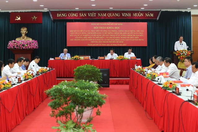 Đấu tranh phòng chống tham nhũng, tiêu cực gắn với bảo vệ cán bộ - Ảnh 1. Đấu tranh phòng chống tham nhũng, tiêu cực gắn với bảo vệ cán bộ - Ảnh 1.