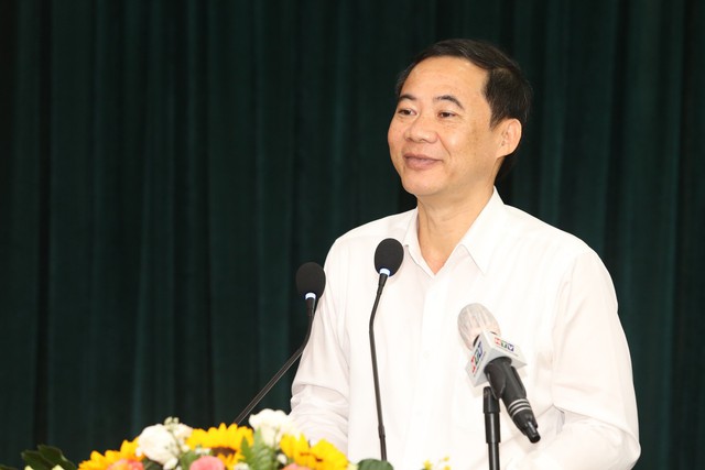 Đấu tranh phòng chống tham nhũng, tiêu cực gắn với bảo vệ cán bộ - Ảnh 3. Đấu tranh phòng chống tham nhũng, tiêu cực gắn với bảo vệ cán bộ - Ảnh 3.