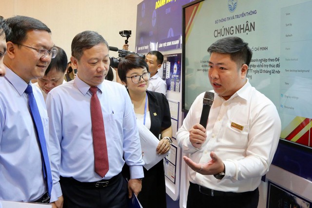 EVNHCMC giới thiệu thành tựu chuyển đổi số tại Triển lãm TECH4LIFE - Ảnh 2.