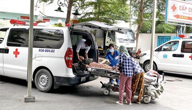 TPHCM chỉ có 2 cơ sở vận chuyển cấp cứu tư nhân hoạt động đúng quy định- Ảnh 1. TPHCM chỉ có 2 cơ sở vận chuyển cấp cứu tư nhân hoạt động đúng quy định- Ảnh 1.
