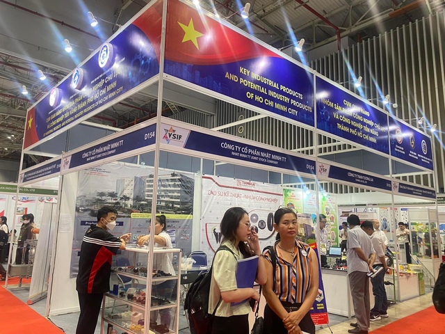 350 doanh nghiệp tham gia các triển lãm chuyên ngành công nghiệp- Ảnh 1. 350 doanh nghiệp tham gia các triển lãm chuyên ngành công nghiệp- Ảnh 1.