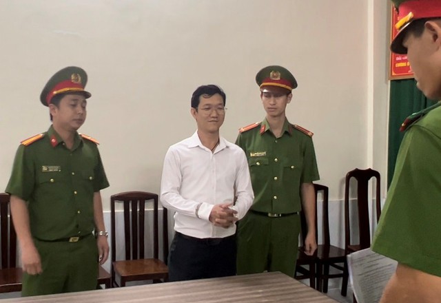 Công an TPHCM thông tin việc bắt ông Đặng Anh Quân, bà Đặng Thị Hàn Ni và ông Trần Văn Sỹ - Ảnh 1.