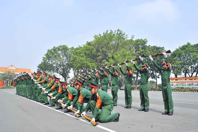 Bộ Tư lệnh TPHCM ra quân huấn luyện năm 2023 - Ảnh 13.