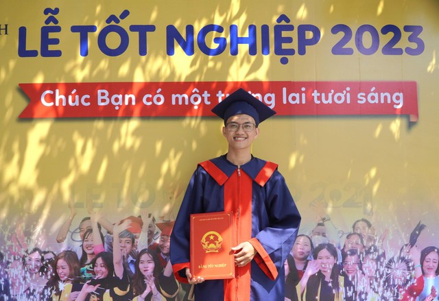 Đại học Gia Định: Trao bằng tốt nghiệp cho hơn 300 Tân cử nhân - Ảnh 3.