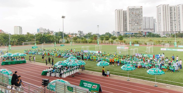 187 đội bóng tranh tài tại vòng chung kết Giải Bóng Đá Học Đường TPHCM năm học 2022-2023 - Ảnh 1.