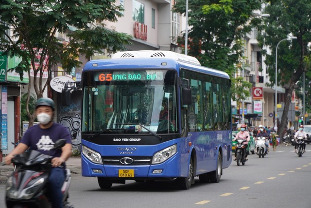 TPHCM muốn mở thêm 22 tuyến xe buýt kết nối với tuyến Metro Bến Thành - Suối Tiên - Ảnh 1.