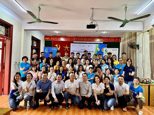 Standard Chartered thúc đẩy giáo dục tài chính cho giới trẻ Việt Nam - Ảnh 1.