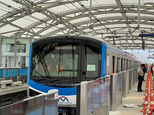 Metro số 1 chính thức chạy thử nghiệm toàn tuyến - Ảnh 4.