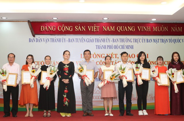 Viết về đại dịch COVID-19 chính là sự ghi nhận cho lịch sử  - Ảnh 3.