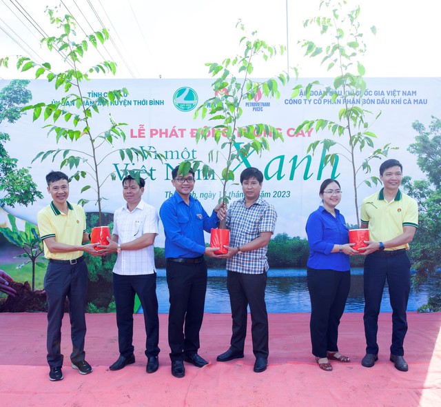 PVCFC tiếp tục chiến dịch trồng 300.000 cây xanh   - Ảnh 1.