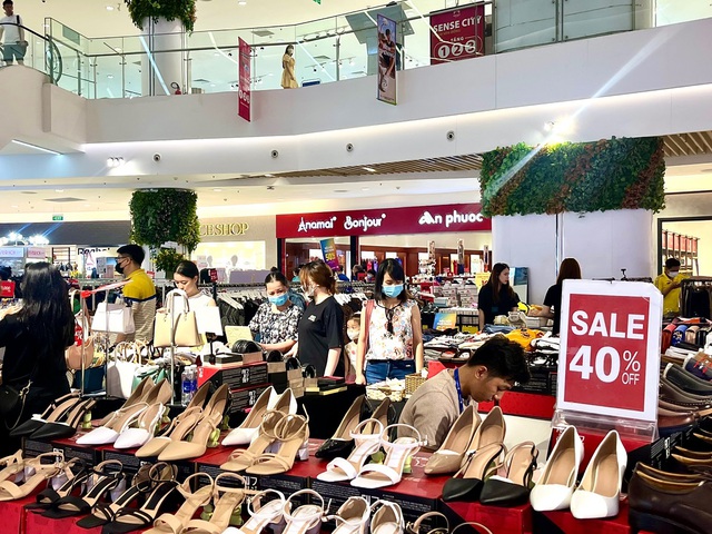 Flash Sale Holiday- tạo dấu ấn trong lòng du khách khi đến TPHCM mua sắm - Ảnh 1.