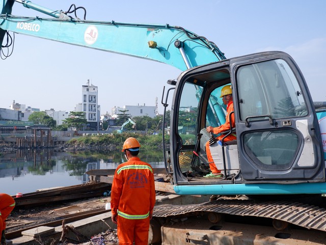 Bàn giao mặt bằng gói thầu cuối cùng dự án kênh Tham Lương-Bến Cát- Ảnh 2.