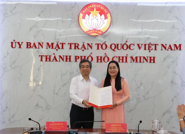 Bà Nguyễn Thị Kim Thúy làm Phó Chủ tịch Ủy ban MTTQ Việt Nam TPHCM- Ảnh 1.