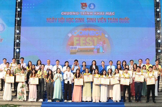 Sôi nổi Ngày hội học sinh, sinh viên toàn quốc- Ảnh 2. Sôi nổi Ngày hội học sinh, sinh viên toàn quốc- Ảnh 2.