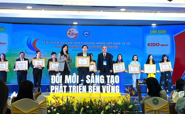 TPHCM: Vinh danh các doanh nhân, doanh nghiệp tiêu biểu- Ảnh 2.