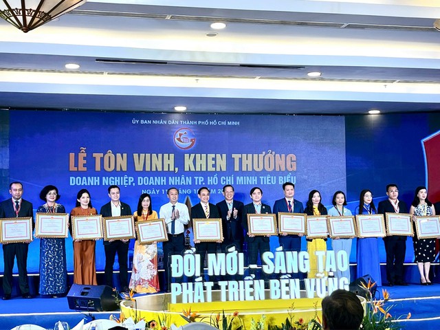 TPHCM: Vinh danh các doanh nhân, doanh nghiệp tiêu biểu- Ảnh 1.