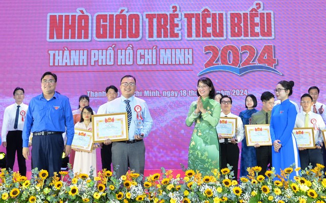 TPHCM tuyên dương 457 gương nhà giáo trẻ tiêu biểu- Ảnh 1.