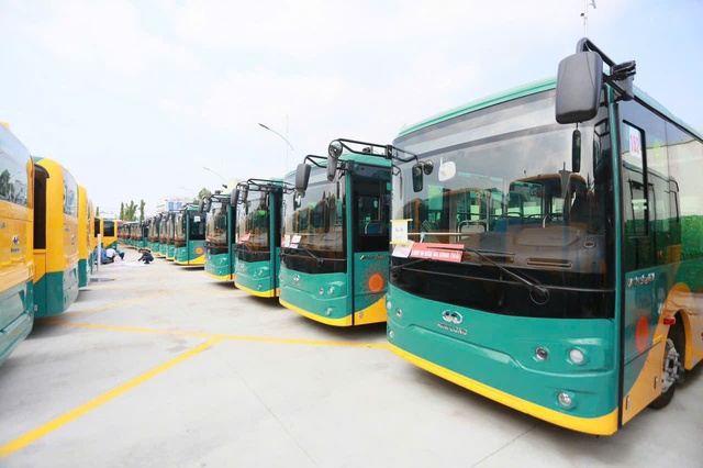 150 xe buýt điện kết nối Metro số 1 sẵn sàng chở khách- Ảnh 2.