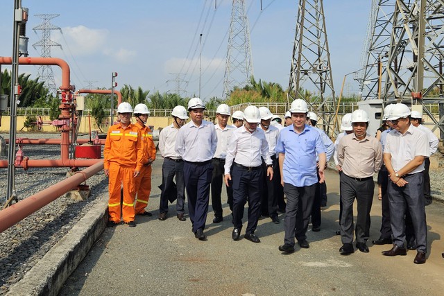 Bộ Công Thương kiểm tra công tác đảm bảo điện - xăng dầu dịp Tết tại phía Nam- Ảnh 1.