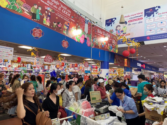 Saigon Co.op đón hơn 2,2 triệu lượt khách mua sắm tết trong tuần qua- Ảnh 1.