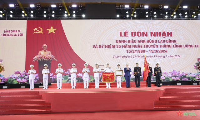 Tổng công ty Tân Cảng Sài Gòn nhận danh hiệu Anh hùng Lao động- Ảnh 1.