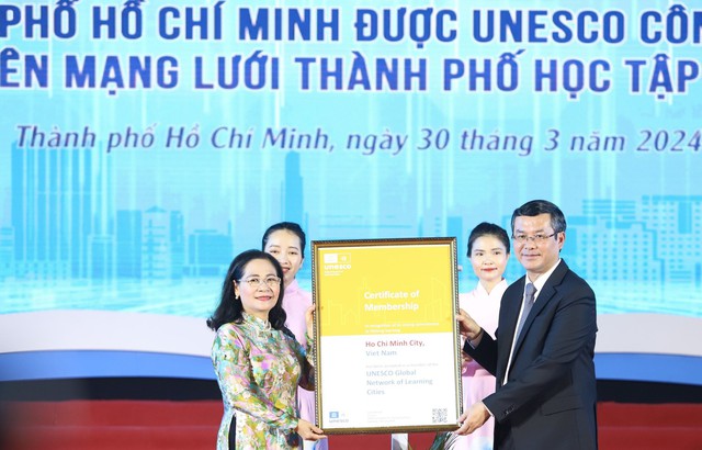 TPHCM đón Bằng công nhận 'Thành phố học tập toàn cầu' của UNESCO- Ảnh 2.