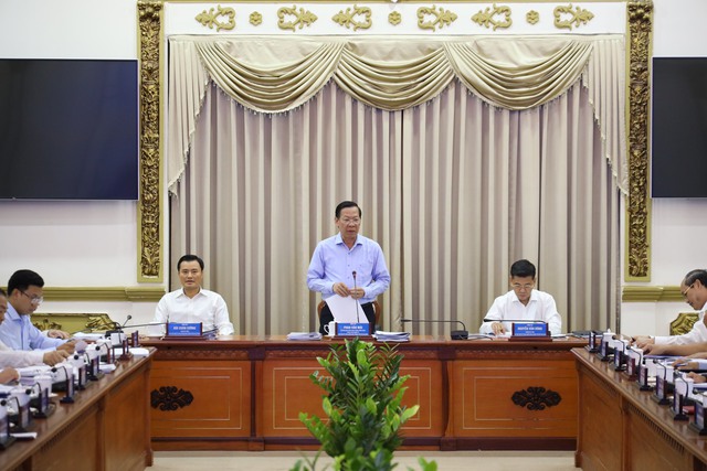 Chủ tịch Phan Văn Mãi: Giải ngân đầu tư công rất đáng lo- Ảnh 1.