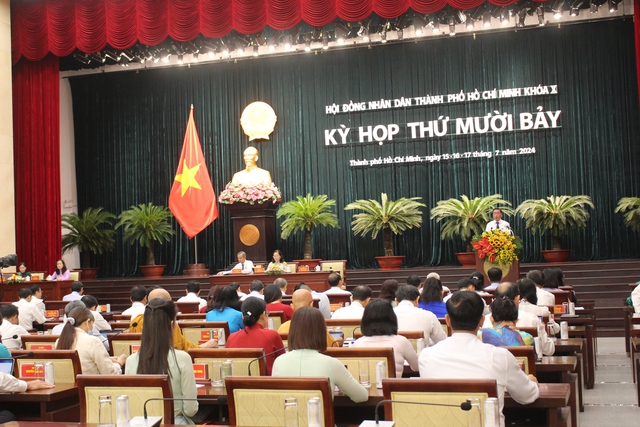 HĐND TPHCM họp kỳ giữa năm, chất vấn Giám đốc Sở TT&TT và Chủ tịch quận Bình Tân- Ảnh 2.