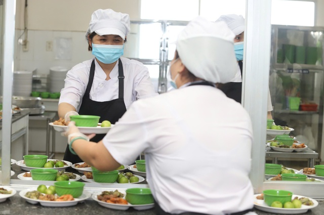 Đảm bảo bếp ăn sạch cho công nhân, người lao động- Ảnh 2. Đảm bảo bếp ăn sạch cho công nhân, người lao động- Ảnh 2.