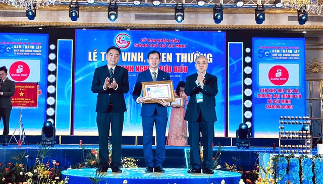 Saigon Co.op đạt nhiều giải thưởng Doanh nghiệp – Doanh nhân – Sản phẩm tiêu biểu TPHCM 2025- Ảnh 1.