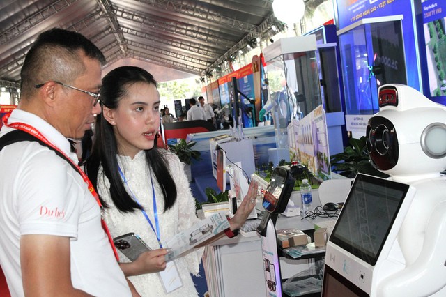 TPHCM xây dựng chiến lược phát triển công nghiệp có hàm lượng công nghệ cao- Ảnh 1. TPHCM xây dựng chiến lược phát triển công nghiệp có hàm lượng công nghệ cao- Ảnh 1.