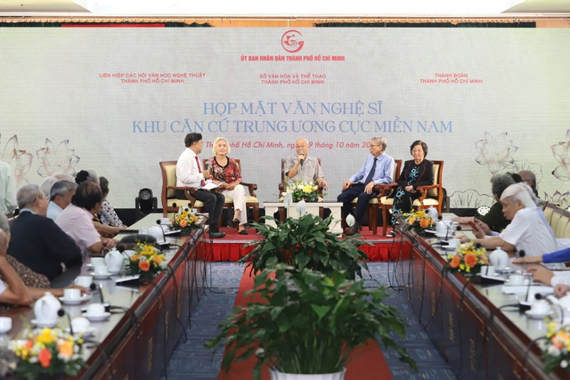 Tri ân những người 'hát trong lửa đạn' Khu căn cứ Trung ương Cục miền Nam- Ảnh 1. Tri ân những người 'hát trong lửa đạn' Khu căn cứ Trung ương Cục miền Nam- Ảnh 1.