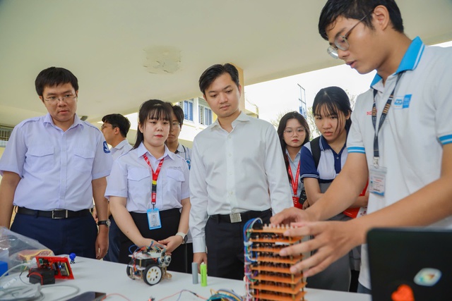 Tuần lễ sinh viên TPHCM tiên phong phát triển khoa học, công nghệ- Ảnh 1. Tuần lễ sinh viên TPHCM tiên phong phát triển khoa học, công nghệ- Ảnh 1.