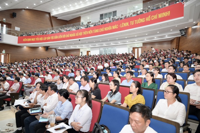 TPHCM bồi dưỡng nghiệp vụ chuyên sâu về công tác kiểm tra, giám sát- Ảnh 1. TPHCM bồi dưỡng nghiệp vụ chuyên sâu về công tác kiểm tra, giám sát- Ảnh 1.