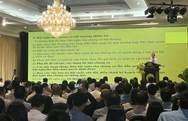 Đối thoại DN và chính quyền TP về quản lý, sử dụng nhà chung cư- Ảnh 3. Đối thoại DN và chính quyền TP về quản lý, sử dụng nhà chung cư- Ảnh 3.