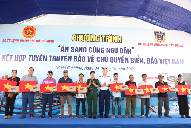 TPHCM đồng hành cùng ngư dân, cam kết hỗ trợ thiết thực- Ảnh 1.