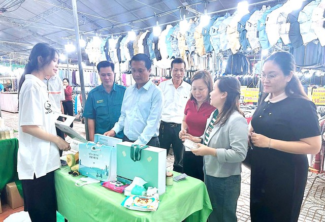 Sôi nổi các hoạt động tại Lễ hội Nghinh Ông - Cần Giờ 2025- Ảnh 4.