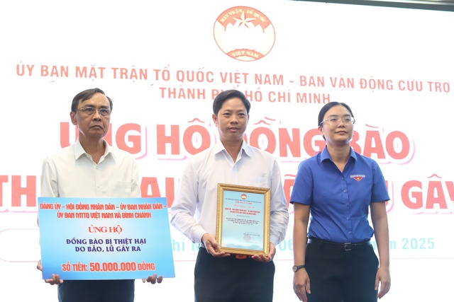 TPHCM phát động ủng hộ đồng bào bị thiệt hại do bão, lũ gây ra- Ảnh 3.