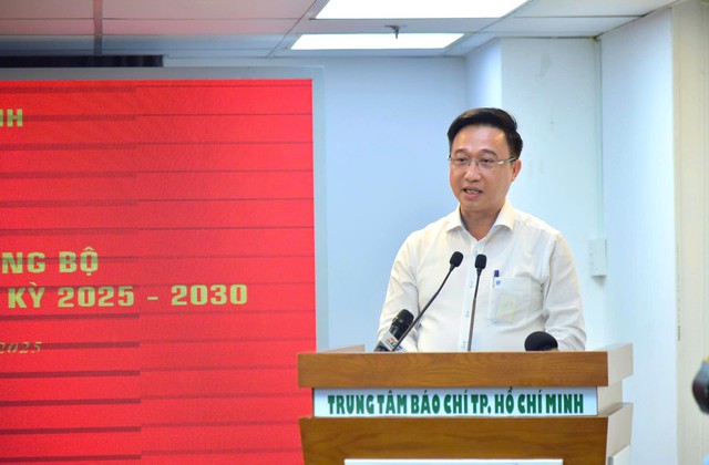 Họp báo thông tin về Đại hội đại biểu Đảng bộ Thành phố lần thứ I, nhiệm kỳ 2025-2030- Ảnh 2. Họp báo thông tin về Đại hội đại biểu Đảng bộ Thành phố lần thứ I, nhiệm kỳ 2025-2030- Ảnh 2.