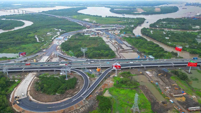 TPHCM cần một tầm nhìn 'vượt tầm' để bứt phá phát triển- Ảnh 2. TPHCM cần một tầm nhìn 'vượt tầm' để bứt phá phát triển- Ảnh 2.
