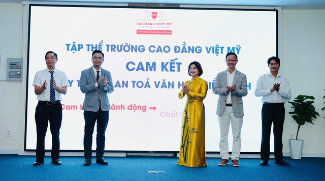 Trường Cao đẳng Việt Mỹ chính thức đạt tiêu chuẩn Kiểm định chất lượng cơ sở giáo dục nghề nghiệp- Ảnh 2.