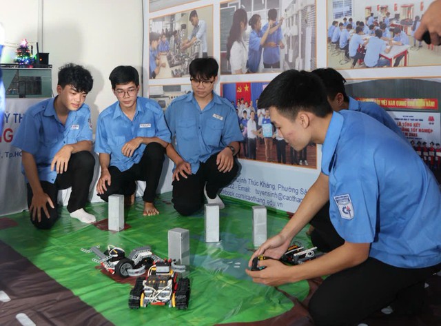 TPHCM cần khoảng 1 triệu lao động mới trong 5 năm tới- Ảnh 1.