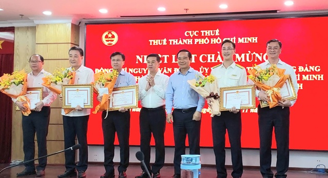 Thuế TPHCM hoàn thành nhiệm vụ thu ngân sách từ tháng 10- Ảnh 1.