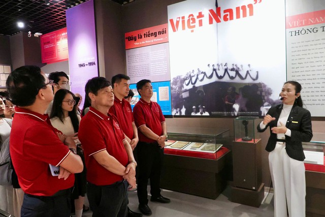 Hành trình hướng về cái nôi của nền báo chí cách mạng Việt Nam- Ảnh 2. Hành trình hướng về cái nôi của nền báo chí cách mạng Việt Nam- Ảnh 2.