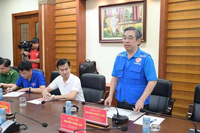 Hàng triệu người dân Thành phố cùng hướng về đồng bào vùng lũ miền Trung - Ảnh 3.