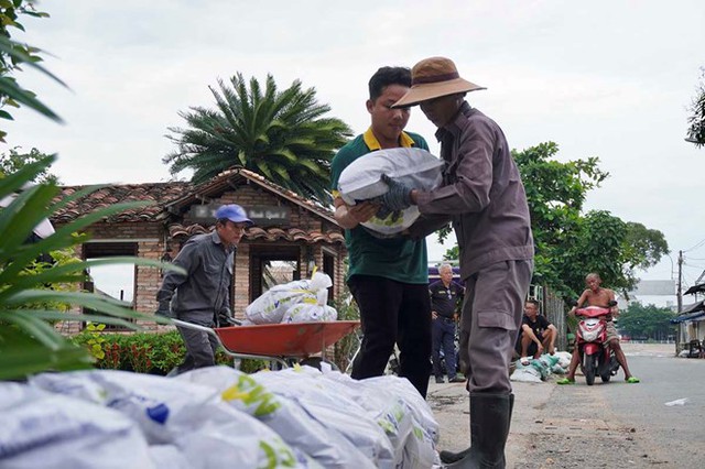 Chủ động ứng phó áp thấp nhiệt đới, đề phòng triều cường dâng cao- Ảnh 1.