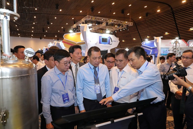 Khoa học công nghệ và chuyển đổi số là động lực then chốt để ngành điện phát triển bền vững- Ảnh 4.