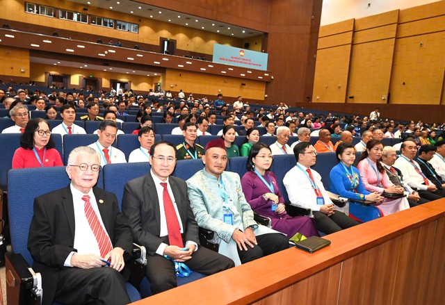 Phát huy sức mạnh đại đoàn kết toàn dân tộc, chung sức, đồng lòng xây dựng TPHCM phát triển bền vững trong kỷ nguyên mới, vì hạnh phúc của nhân dân- Ảnh 2.