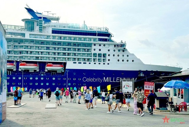 Lữ hành Saigontourist tiếp tục đón 9 chuyến tàu biển quốc tế - Ảnh 1. Lữ hành Saigontourist tiếp tục đón 9 chuyến tàu biển quốc tế - Ảnh 1.